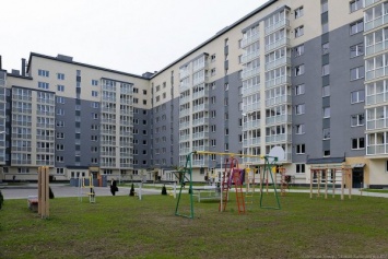 Алиханов предложил заменить выдачу квартир сиротам на денежную компенсацию