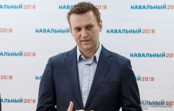Медики нашли в анализах Навального алкоголь и кофеин