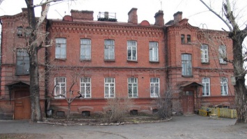 В историческом здании Бийска ведется ремонт