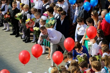 В Госдуме предложили отложить начало учебного года на месяц