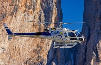 Два человека пострадали при посадке вертолета в Сочи