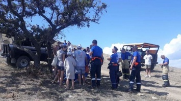В Крыму во время джип-тура УАЗ с туристами, кувыркаясь, упал с горы: есть пострадавшие, - ФОТО