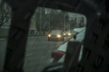 В Белгороде прокуратура заинтересовалась бросающейся под колеса авто мамой с дочкой