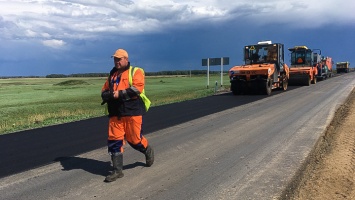 Дорожники обновляют проблемный участок трассы до Камня-на-Оби