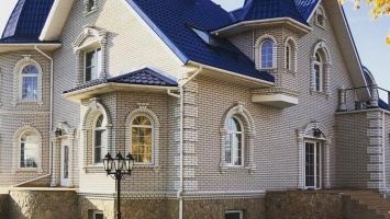 В Барнауле продается «замок» за 30 млн рублей