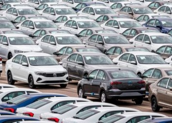 В России крупнейшие автоконцерны повысили цены на машины