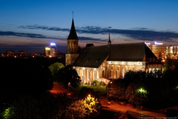 Алиханов показал фото подсветки главного фасада Кафедрального собора слайд-мэппингом