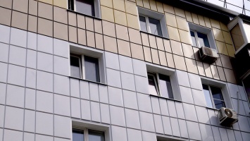 Чем заменяют керамогранит на фасадах белгородских зданий