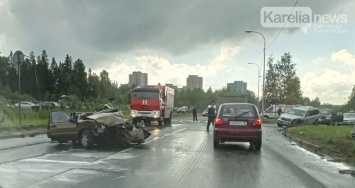 В ГИБДД опровергли информацию о смерти водителя, устроившего вчера в Петрозаводске страшную аварию