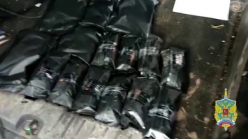 Дилер в Подмосковье спрятал в обшивке авто 15 пакетов с наркотиком