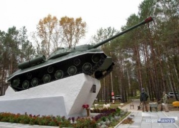 Олег Имамеев оценил ремонт памятника-танка в Моховой Пади