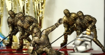 Кушвинский «Горняк» сыграл свой первый матч в хоккейном турнире «Лига заводов»