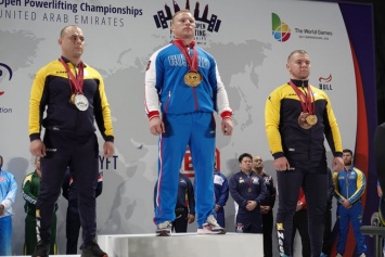 Кузбасский спортсмен Дмитрий Инзаркин в третий раз стал чемпионом мира по пауэрлифтингу