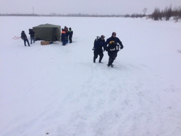 Нижневартовские спасатели провели тренировку на льду