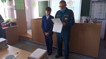 В Алтайском крае 11-летний мальчик спас дом от пожара