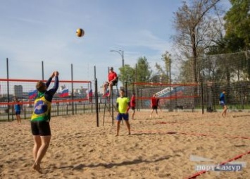 Новую площадку для пляжного волейбола открыли в Благовещенске матчем на кубок мэра города
