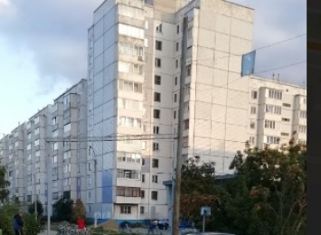 27-летний житель Барнаула погиб после падения с девятого этажа многоквартирного дома