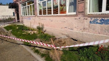 "Это опасно!": большие ямы напугали жителей кузбасского города