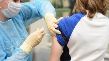 Более 362 тысяч жителей Алтайского края поставили прививки от гриппа