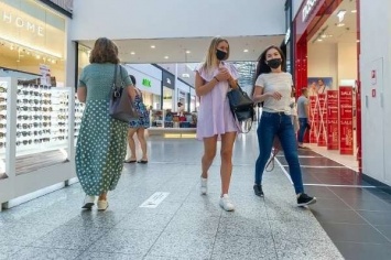 Коронавирус: в Симферополе будут тщательнее проверять торговые центры и кафе
