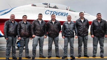 «Стрижи» покажут фигуры высшего пилотажа в небе над Барнаулом