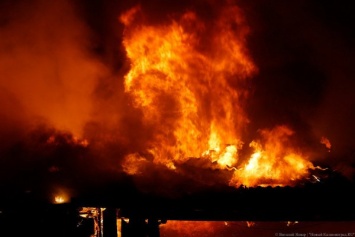 В Черняховске при пожаре в заброшенном здании пострадал человек