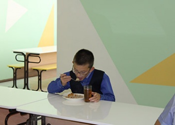 Родителям в Циолковском будут каждый день присылать фото школьных завтраков