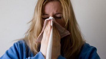 Роспотребнадзор запустил горячую линию по профилактике гриппа и ОРВИ