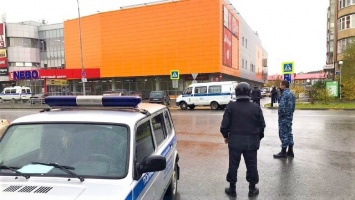 В Ханты-Мансийске аноним сообщил о минировании торгового центра