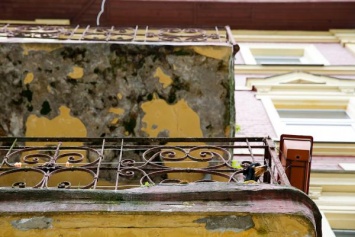 Глава Фонда капремонта рассказал, почему падают балконы в Калининградской области