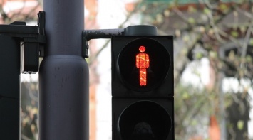 Ночью в Барнауле сбили женщину, переходившую улицу на красный сигнал светофора