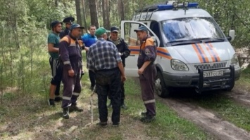 В Алтайском крае грибники провели ночь в застрявшем автомобиле