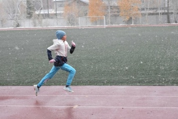 Жители Нижневартовска несмотря на снег и коронавирус занимаются спортом