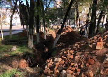 В центре Благовещенска откопали цоколь Торгового дома Кувшинова