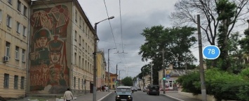 В Калуге начали реставрировать панно на улице Пушкина