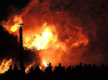Рязанские власти сняли введенный из-за продолжительных взрывов и пожаров режим ЧС