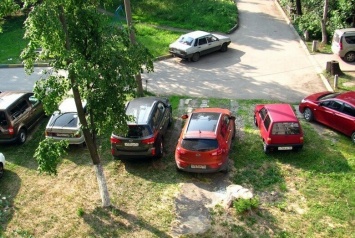С нарушителями правил парковки в Симферополе будут бороться по-новому