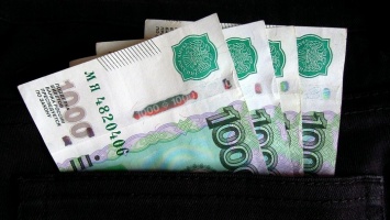На Алтае мужчина подарил лжебанкирам полмиллиона рублей