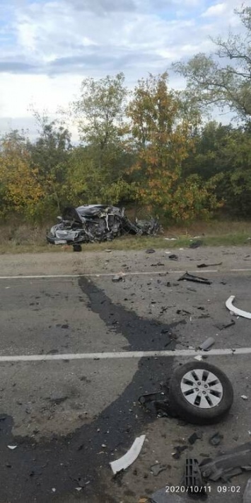 На крымской трассе столкнулись автобус и две легковушки: погиб водитель, - ФОТО, ВИДЕО