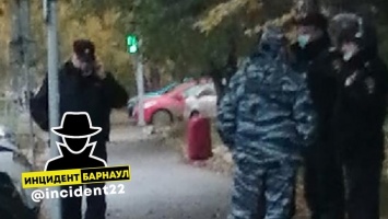 Подозрительный чемодан нашли в центре Барнаула