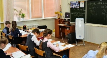 Для школ и детсадов Симферополя закупили более 2 тысяч рециркуляторов