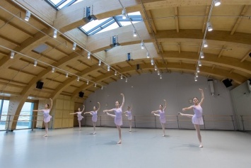 Академия танца из Санкт-Петербурга поищет в Симферополе талантливых детей