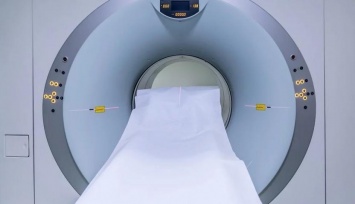 МРТ выявила повреждения головного мозга у тучных подростков