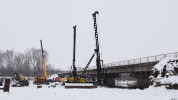 В Алтайском крае через реку Песчаную возводят новый мост
