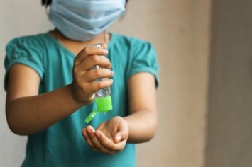 "Большая категория населения": вирусолог из РФ оценил риск распространения коронавируса детьми