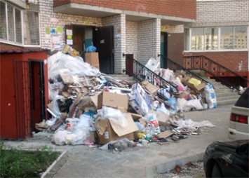 Амурчане жалуются на задержки при вывозе мусора