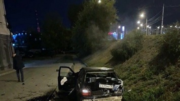 В Белгороде на Богданке водитель BMW вылетел с моста