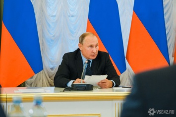 Путин обозначил сроки массовой вакцинации от COVID-19