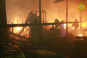 В Новоалтайске семейная пара сгорела вместе с полыхнувшим домом