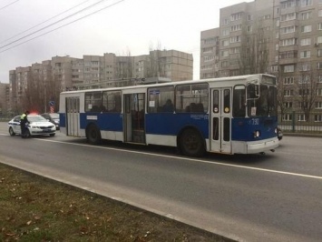 В Чебоксарах в резко затормозившем троллейбусе пострадали двое 4-летних детей